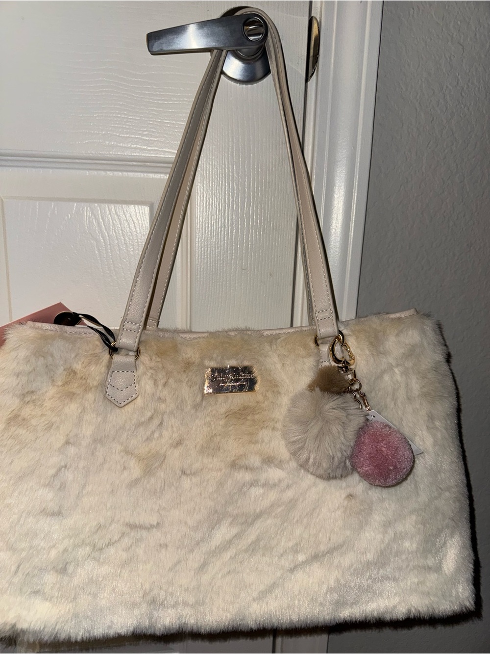 Juicy Couture White Faux Fur Shoulder Bag with Pom Pom Charm New with Tags - Picture 6 of 16